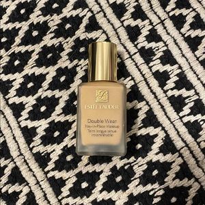 Estée Lauder double wear foundation